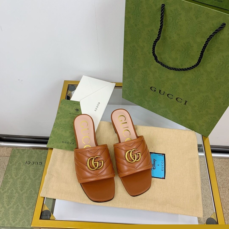 G*u*i slippers
